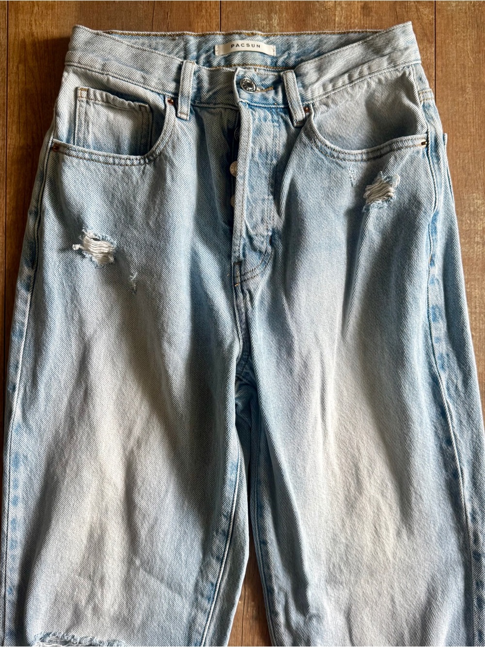 PacSun Light Wash Distressed Dad Jean Button Fly High Rise Jeans Size 26 - Picture 4 of 10